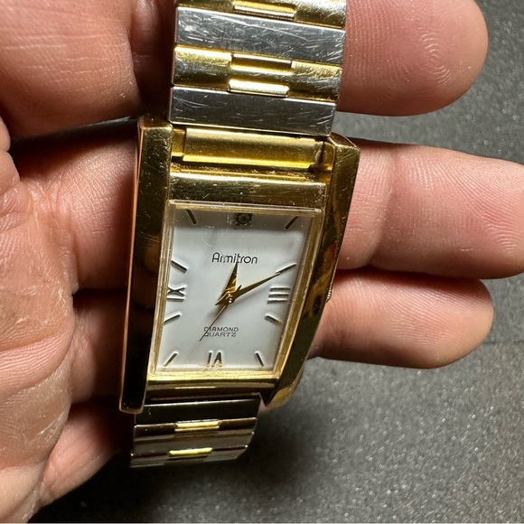 Armitron Diamond Quartz Tank Style Mens Watch Gold Tone White Dial 20/2682 Works - Picture 4 of 10